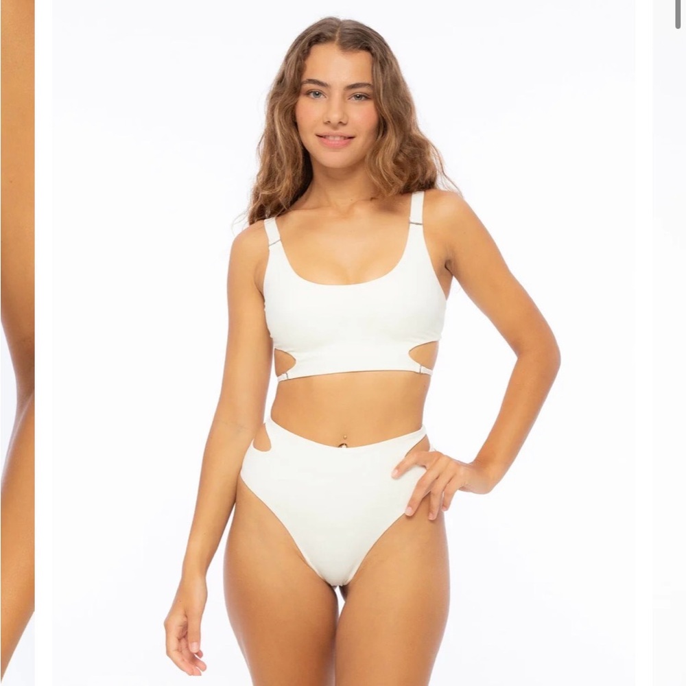 Pole wear Nona Perkasa bottoms ivory - Picture 2 of 6